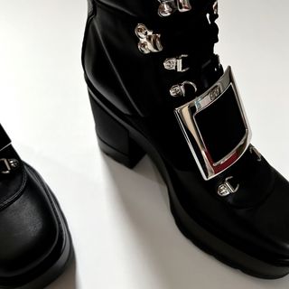 ROGER VIVIER - 新品/38 ロジェ ヴィヴィエ コンバットブーツ 黒 ...