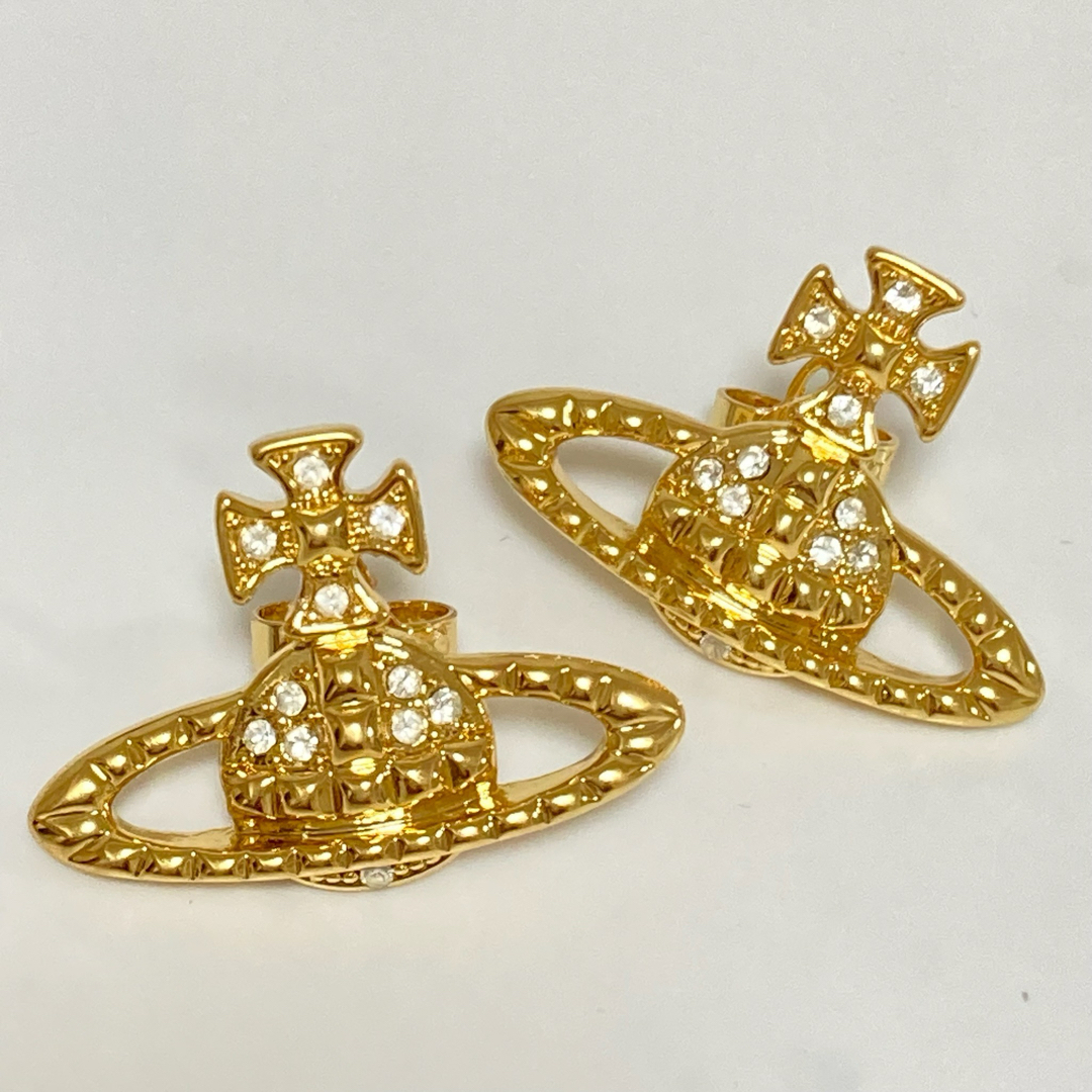 Vivienne Westwood(ヴィヴィアンウエストウッド)のヴィヴィアン　オーブピアス　ゴールド レディースのアクセサリー(ピアス)の商品写真