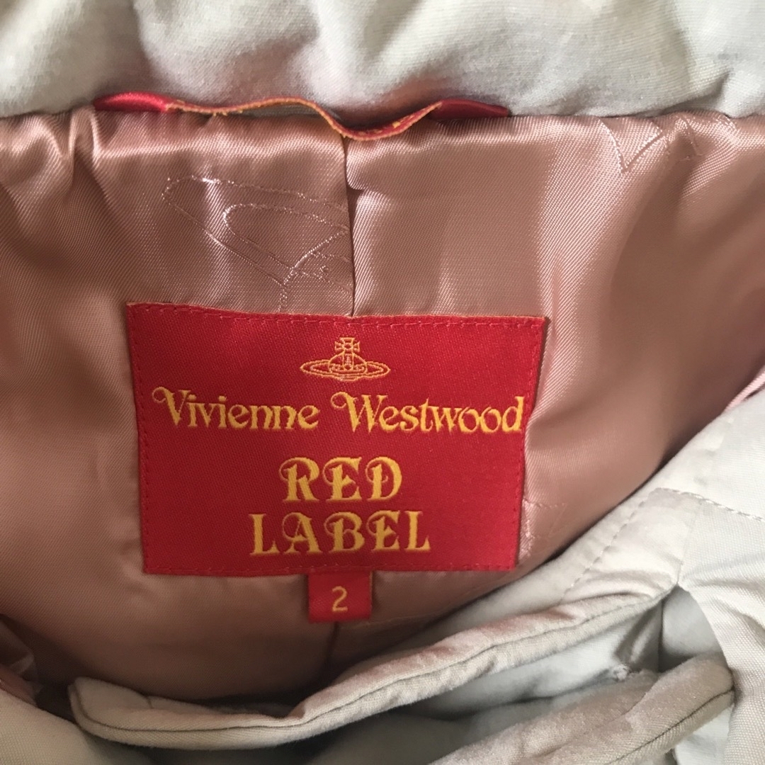 Vivienne Westwood(ヴィヴィアンウエストウッド)のヴィヴィアン ウエストウッド　ダウンコート レディースのジャケット/アウター(ダウンコート)の商品写真