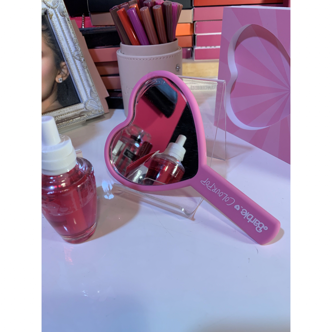 colourpop(カラーポップ)のColourpop カラーポップ x Barbie ハンドミラー レディースのファッション小物(ミラー)の商品写真