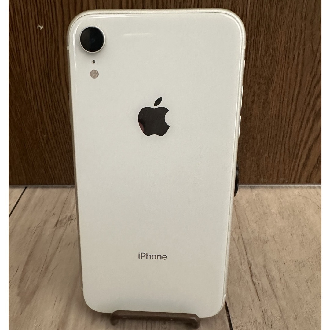 iPhone(アイフォーン)のiPhoneXR 64ギガ　ホワイト　SIMフリー スマホ/家電/カメラのスマートフォン/携帯電話(スマートフォン本体)の商品写真