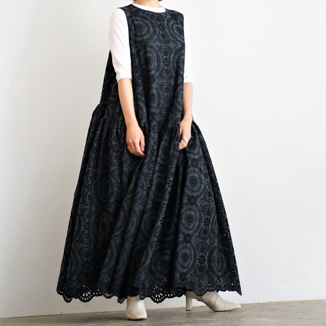 SHE Tokyo Nadia black watch embroidery の通販 by s shop|ラクマ