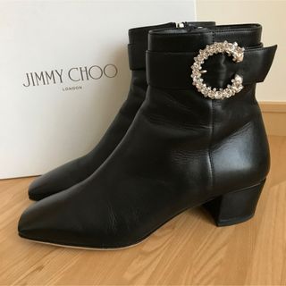 ジミーチュウ(JIMMY CHOO)の新品同様　極美品　ジミーチュウ　ラインストーン付き　ブーツ　ブーティ　23.5㎝(ブーツ)