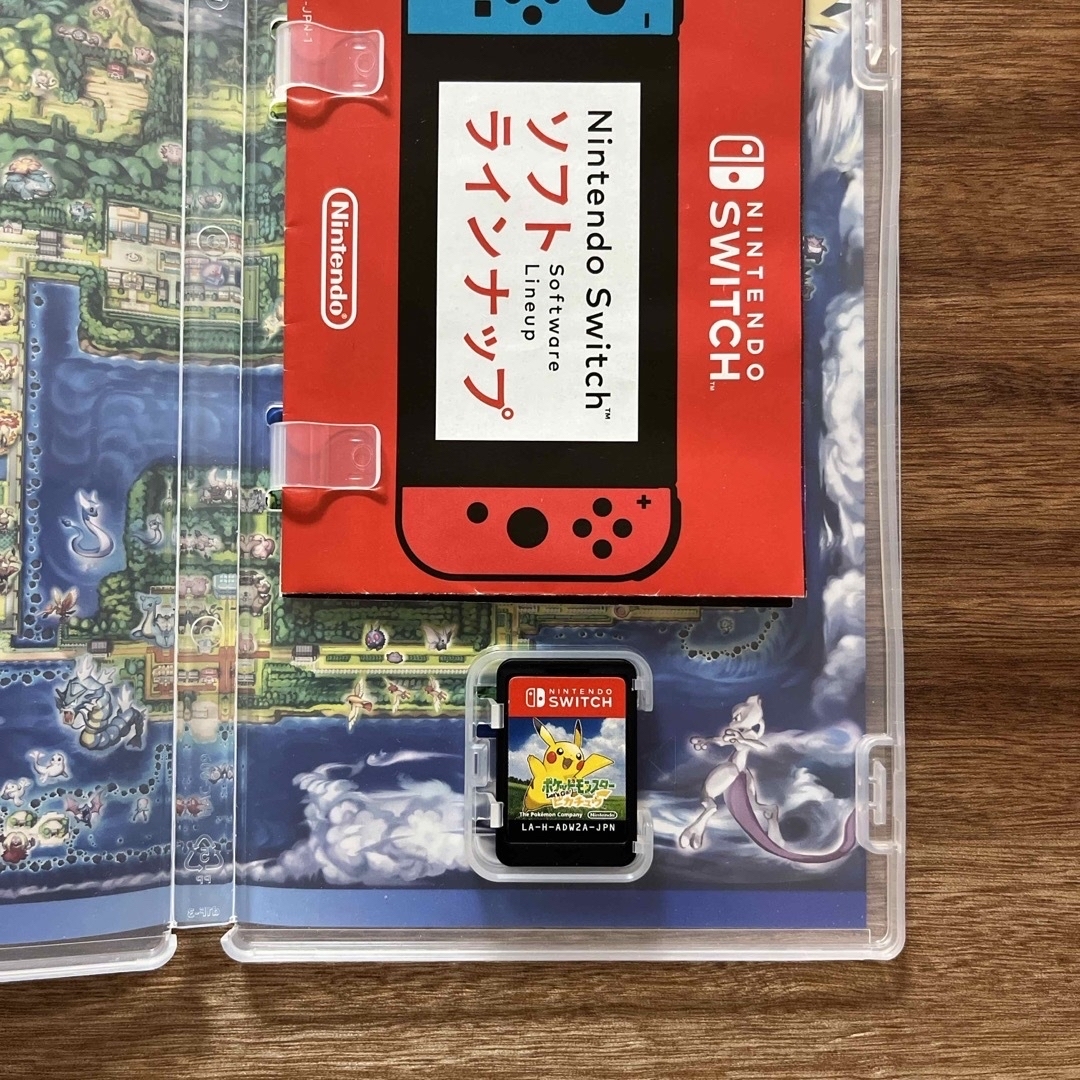 Nintendo Switch(ニンテンドースイッチ)のポケットモンスター　Let’s Go!ピカチュウ　モンスターボールPlusセット エンタメ/ホビーのゲームソフト/ゲーム機本体(家庭用ゲームソフト)の商品写真