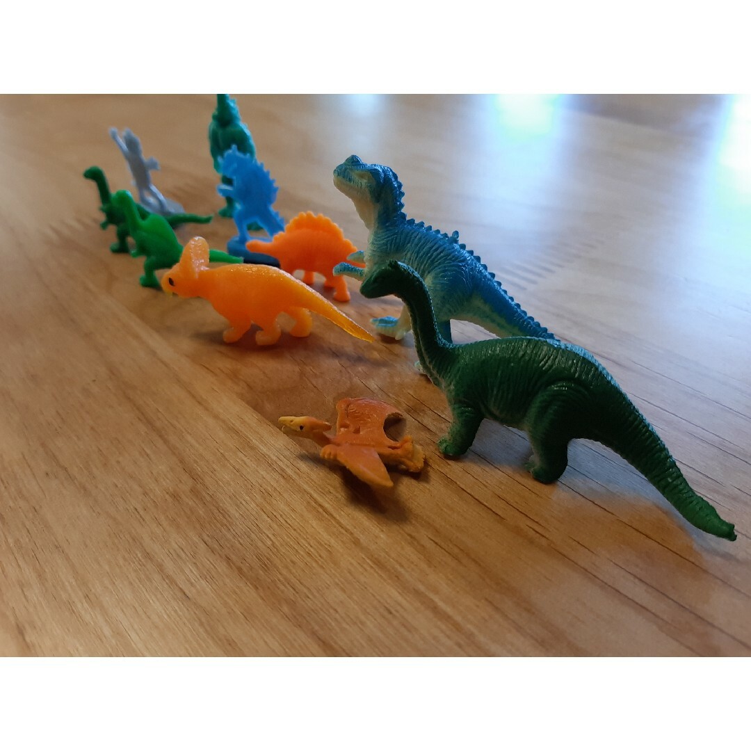 恐竜　かいじゅう　ミニ　フィギュア　おもちゃ キッズ/ベビー/マタニティのおもちゃ(知育玩具)の商品写真