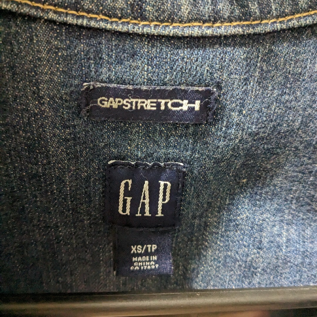 GAP(ギャップ)の【美品】GAP レディース ジーンズジャケット XS レディースのジャケット/アウター(Gジャン/デニムジャケット)の商品写真