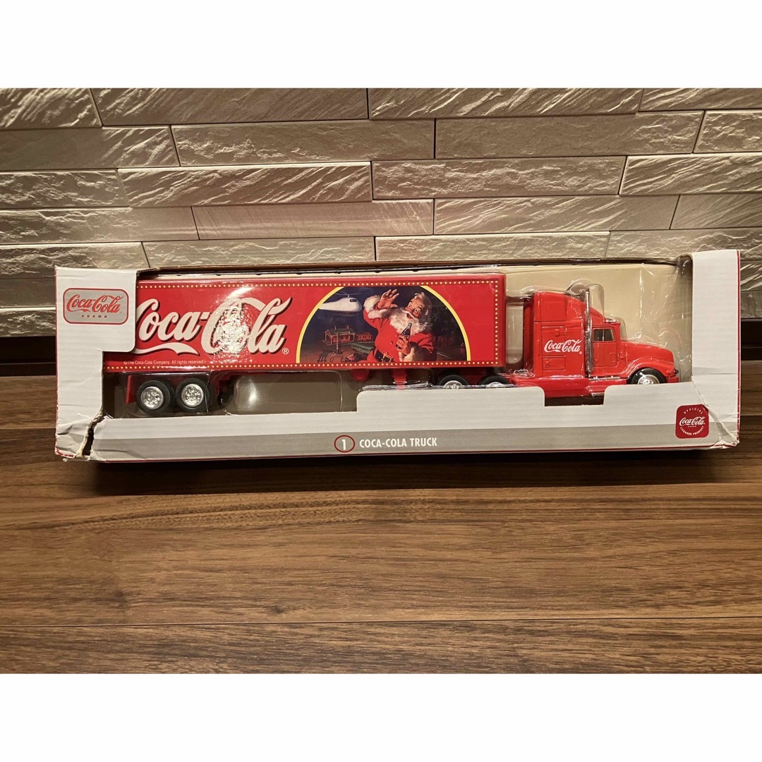 コカ・コーラ(コカコーラ)のコカコーラトラック　サンタクロース　箱破れ エンタメ/ホビーのおもちゃ/ぬいぐるみ(ミニカー)の商品写真