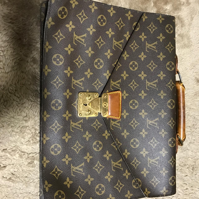 LOUIS VUITTON(ルイヴィトン)のルイヴィトンセカバン！最終値下げ メンズのバッグ(ビジネスバッグ)の商品写真