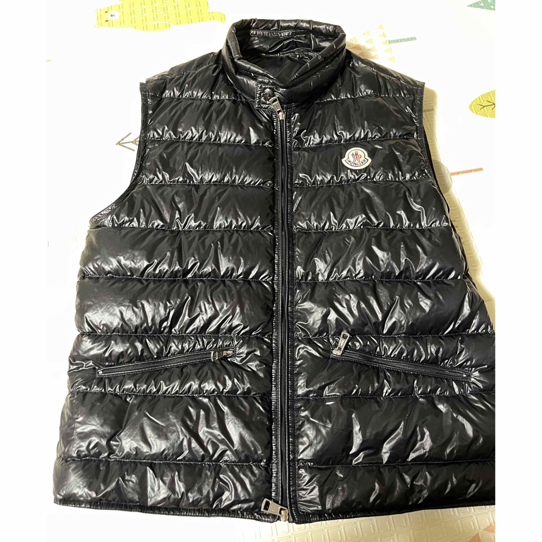 MONCLER(モンクレール)の（12/4削除予定）ダウンベスト メンズのジャケット/アウター(ダウンベスト)の商品写真