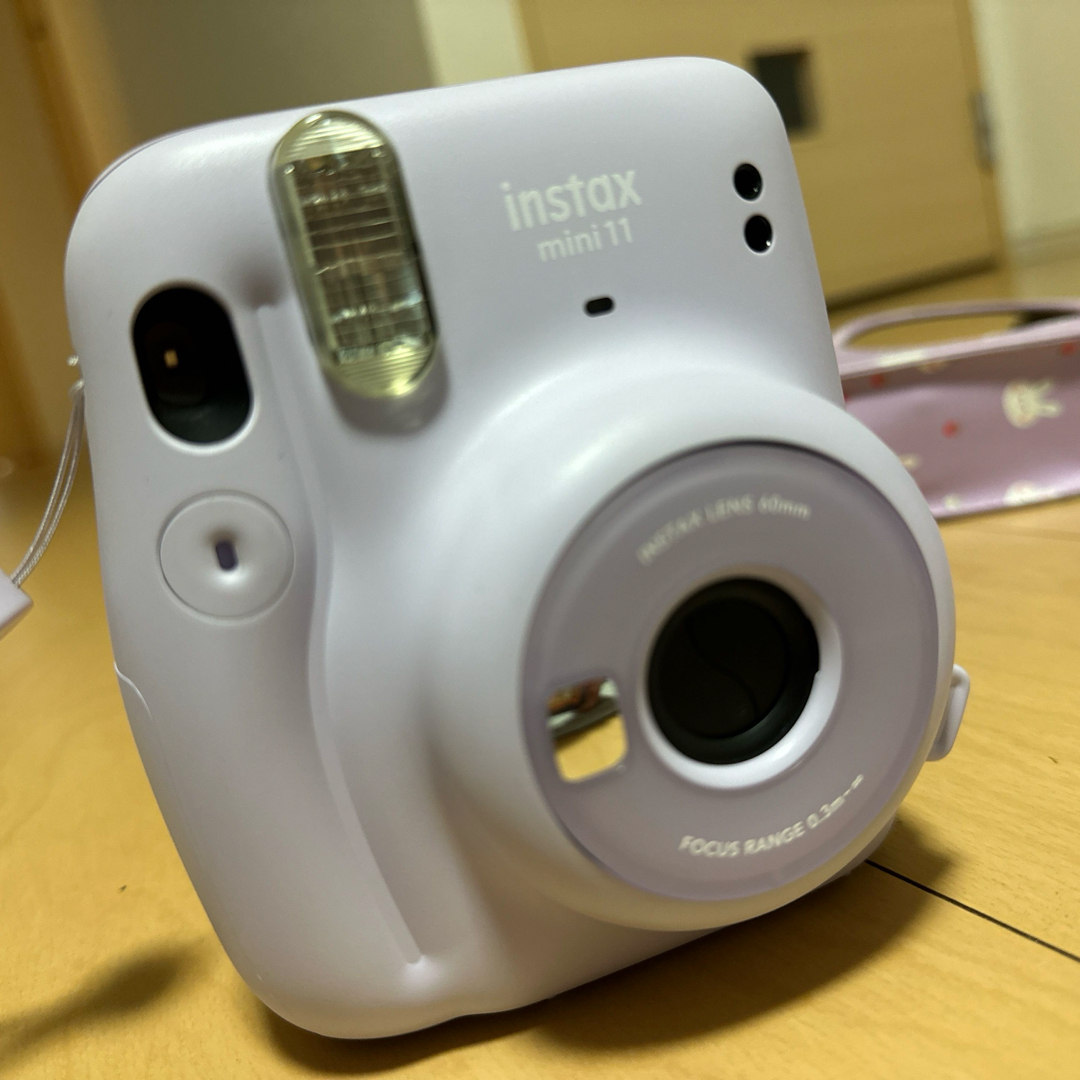 富士フイルム(フジフイルム)のinstax mini11 チェキ紫 スマホ/家電/カメラのカメラ(フィルムカメラ)の商品写真