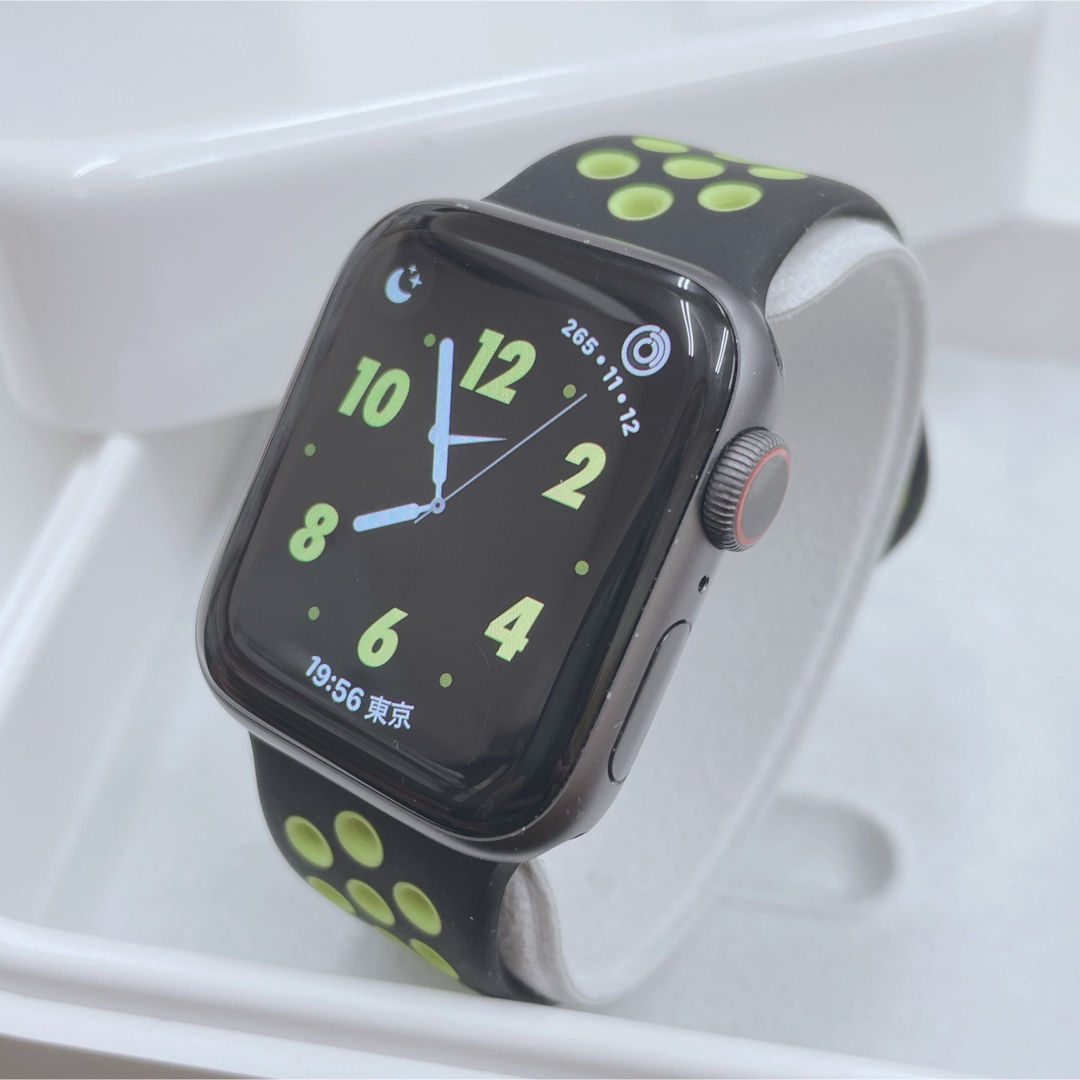 Apple Watch series4 NIKE アップルウォッチ 黒スマートフォン/携帯電話