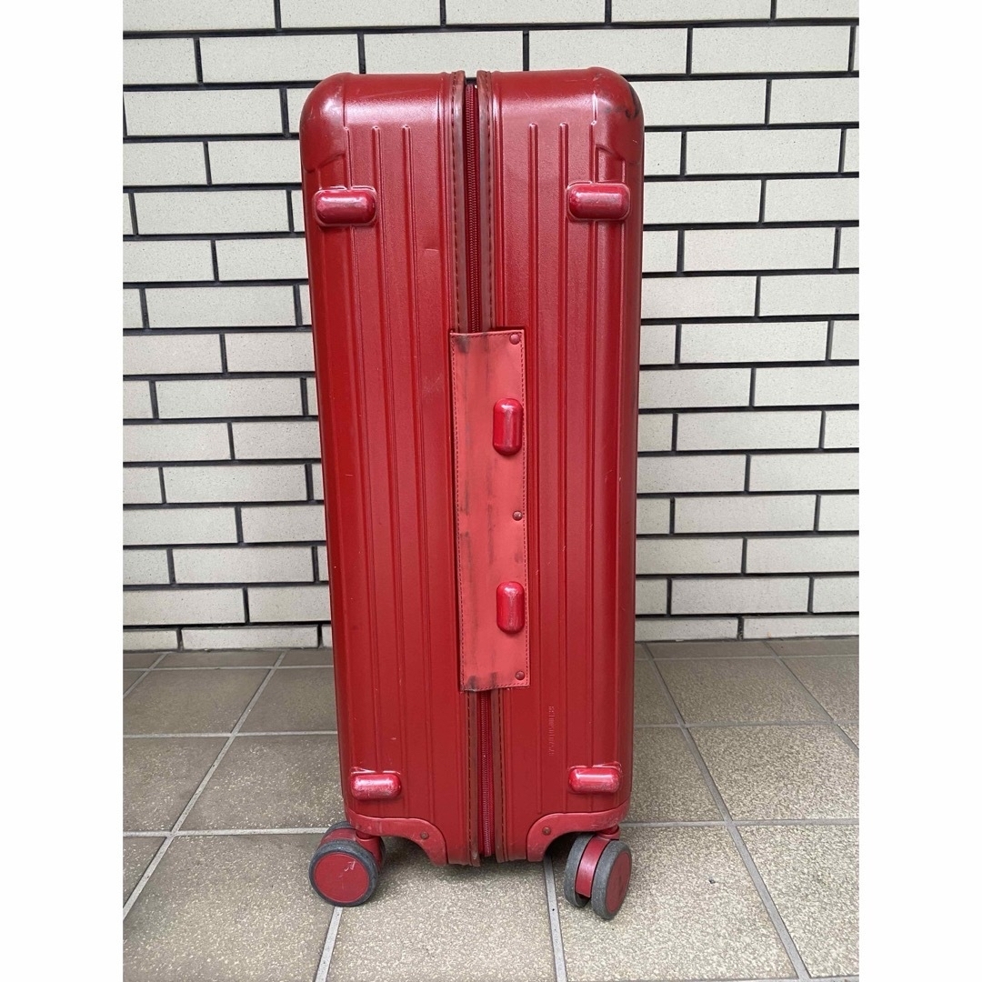 RIMOWA(リモワ)のメンテ済み リモワ トランク スーツケース 大容量 サルサ 赤 ポリカーボネート インテリア/住まい/日用品の日用品/生活雑貨/旅行(旅行用品)の商品写真