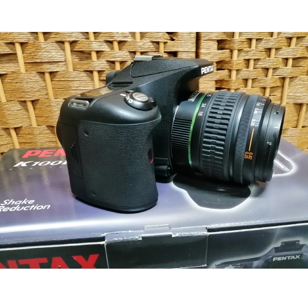 PENTAX(ペンタックス)のPENTAX K100D レンズキット スマホ/家電/カメラのカメラ(デジタル一眼)の商品写真