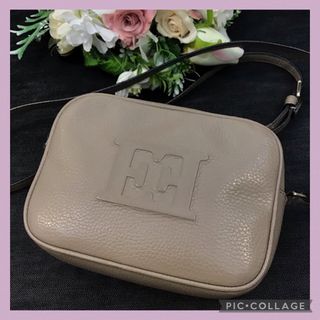 ESCADA  エスカーダ　レザー　ショルダーバッグ　グレージュ