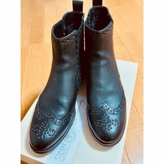 クラークス(Clarks)のClarks スタッズ付きブーツ(レディース24cm)(ブーツ)