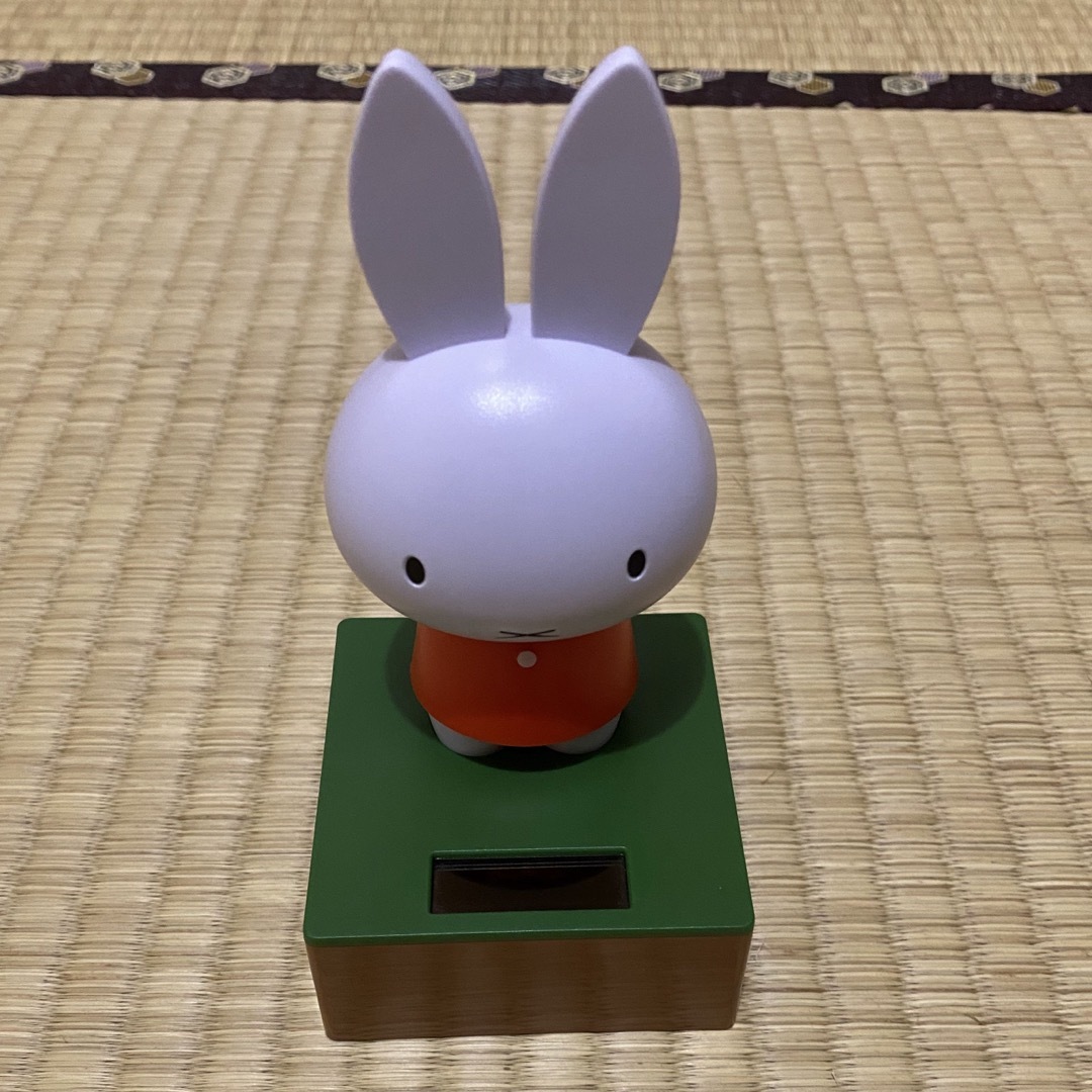 miffy(ミッフィー)のミッフィー ゆらゆらソーラーフィギュア ( オレンジ ) エンタメ/ホビーのおもちゃ/ぬいぐるみ(キャラクターグッズ)の商品写真