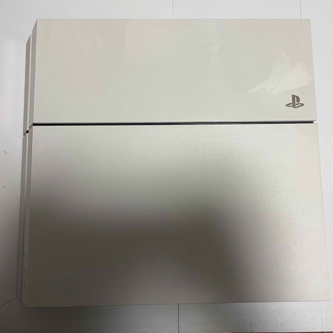 PlayStation4(プレイステーション4)のPS4 CUH-1100A 500GBグレイシャーホワイト 美品 エンタメ/ホビーのゲームソフト/ゲーム機本体(家庭用ゲーム機本体)の商品写真