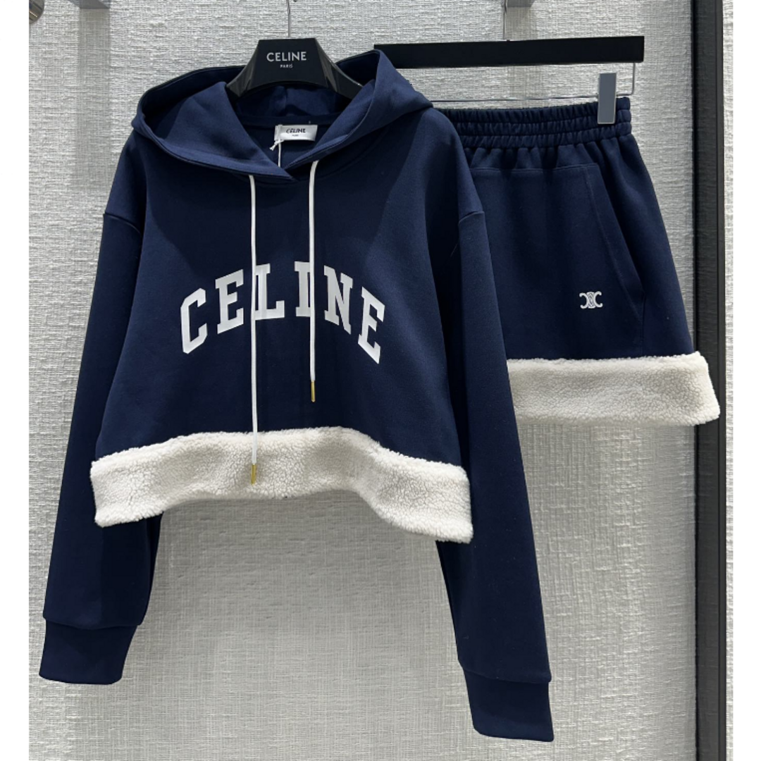 【大人気】CELINE パーカー！　綺麗な状態です