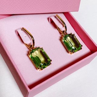 スワロフスキー(SWAROVSKI)のスワロフスキー swarovski millenia ドロップピアス グリーン(ピアス)