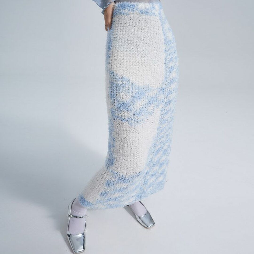 Banner Barrett(バナーバレット)のuare ライトブルー×ホワイト ロング ソフト ニット スカート パステル レディースのスカート(ロングスカート)の商品写真