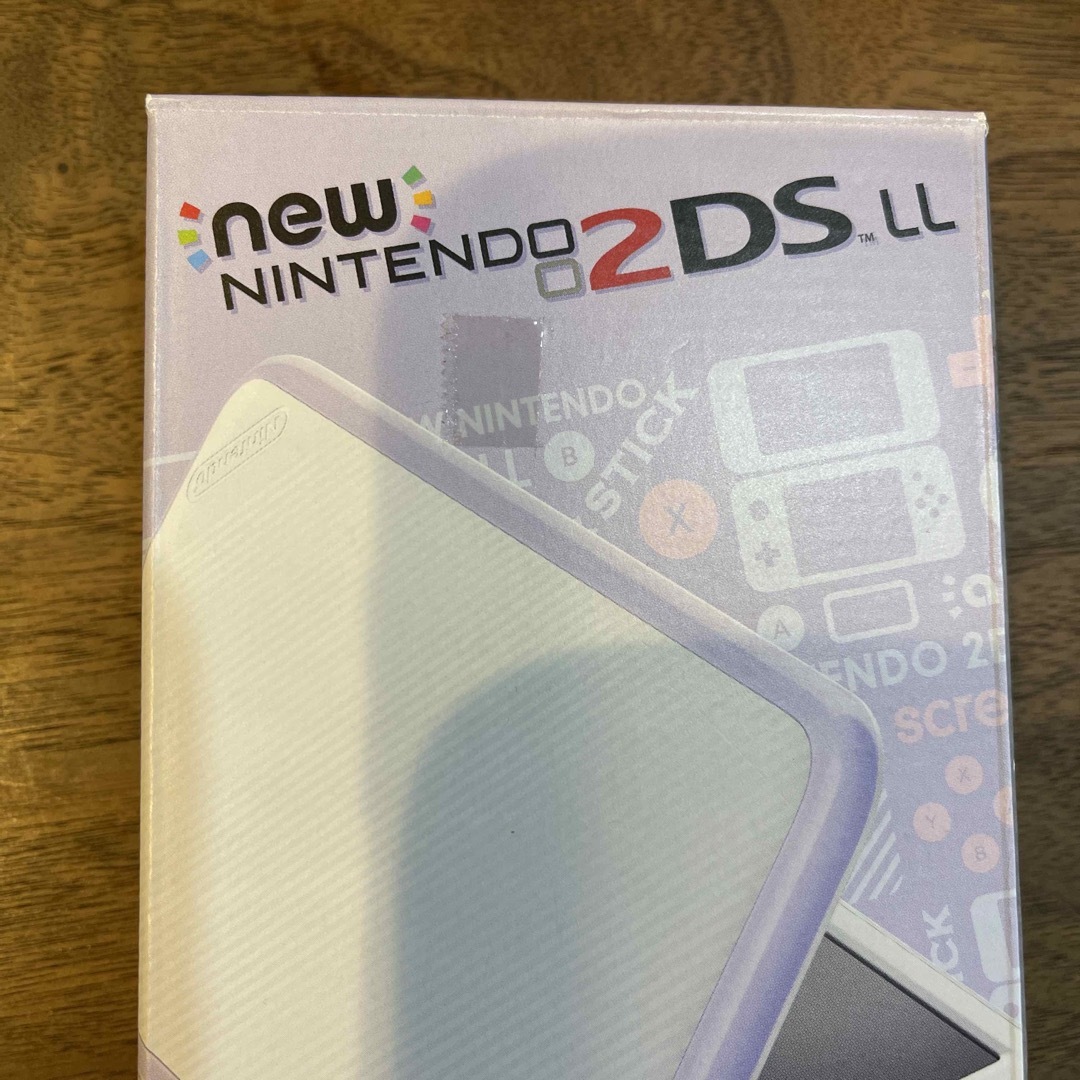 Nintendo NEW 2DS LL ホワイト/ラベンダー Nintendo NEW 2DS LL ホワイト/ラベンダー