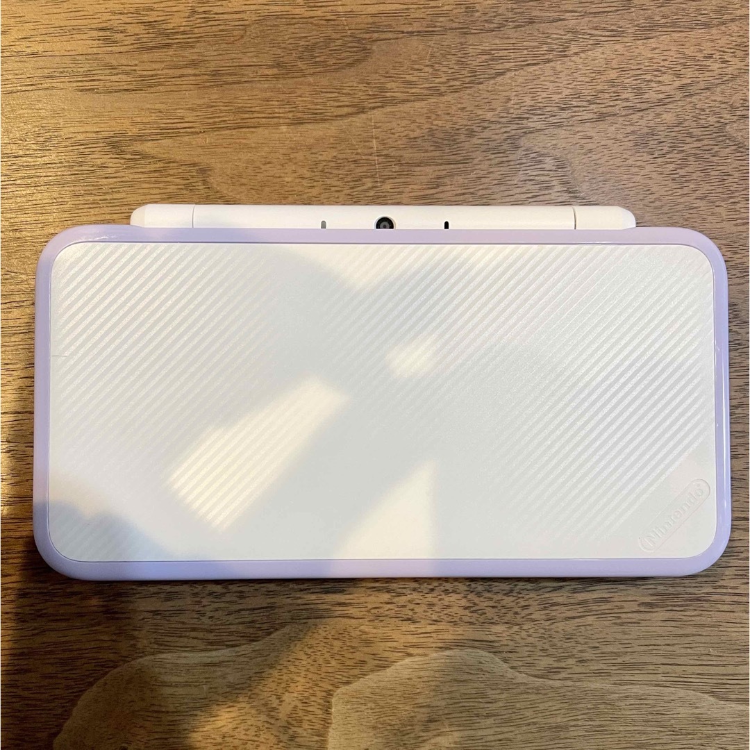 Nintendo NEW 2DS LL ホワイト/ラベンダー Nintendo NEW 2DS LL ホワイト/ラベンダー