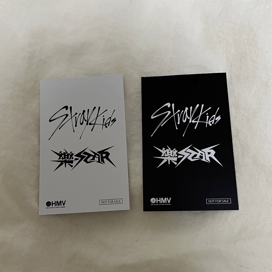 Stray Kids(ストレイキッズ)のstraykids スキズ　hmv バンチャン　2枚　トレカ エンタメ/ホビーのCD(K-POP/アジア)の商品写真