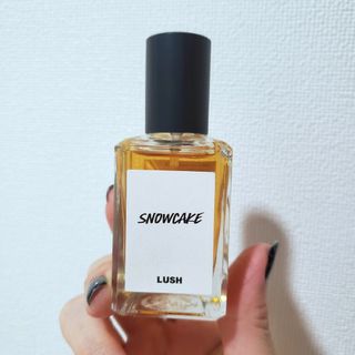 ラッシュ(LUSH)のLUSH スノーケーキ　パフューム　30ml(香水(女性用))