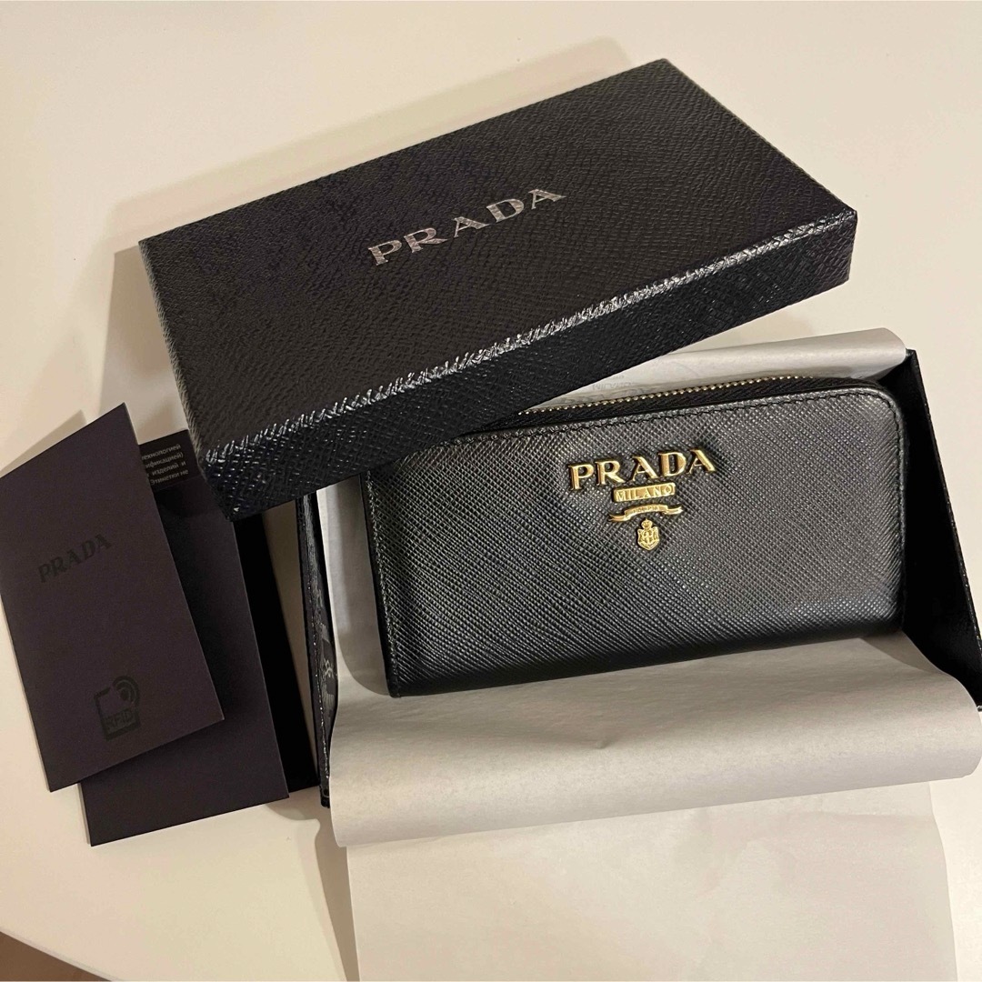 PRADA(プラダ)のPRADA プラダ サフィアーノ キーリング 小銭入れ コインケース メンズのファッション小物(コインケース/小銭入れ)の商品写真