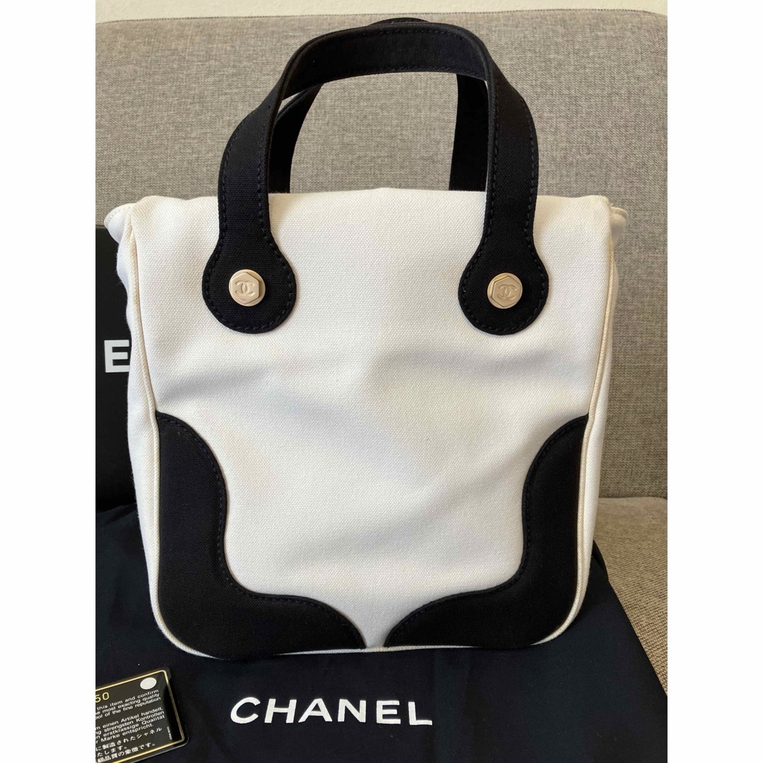 CHANEL - CHANEL シャネル マシュマロ キャンバスバッグの通販 by パリ