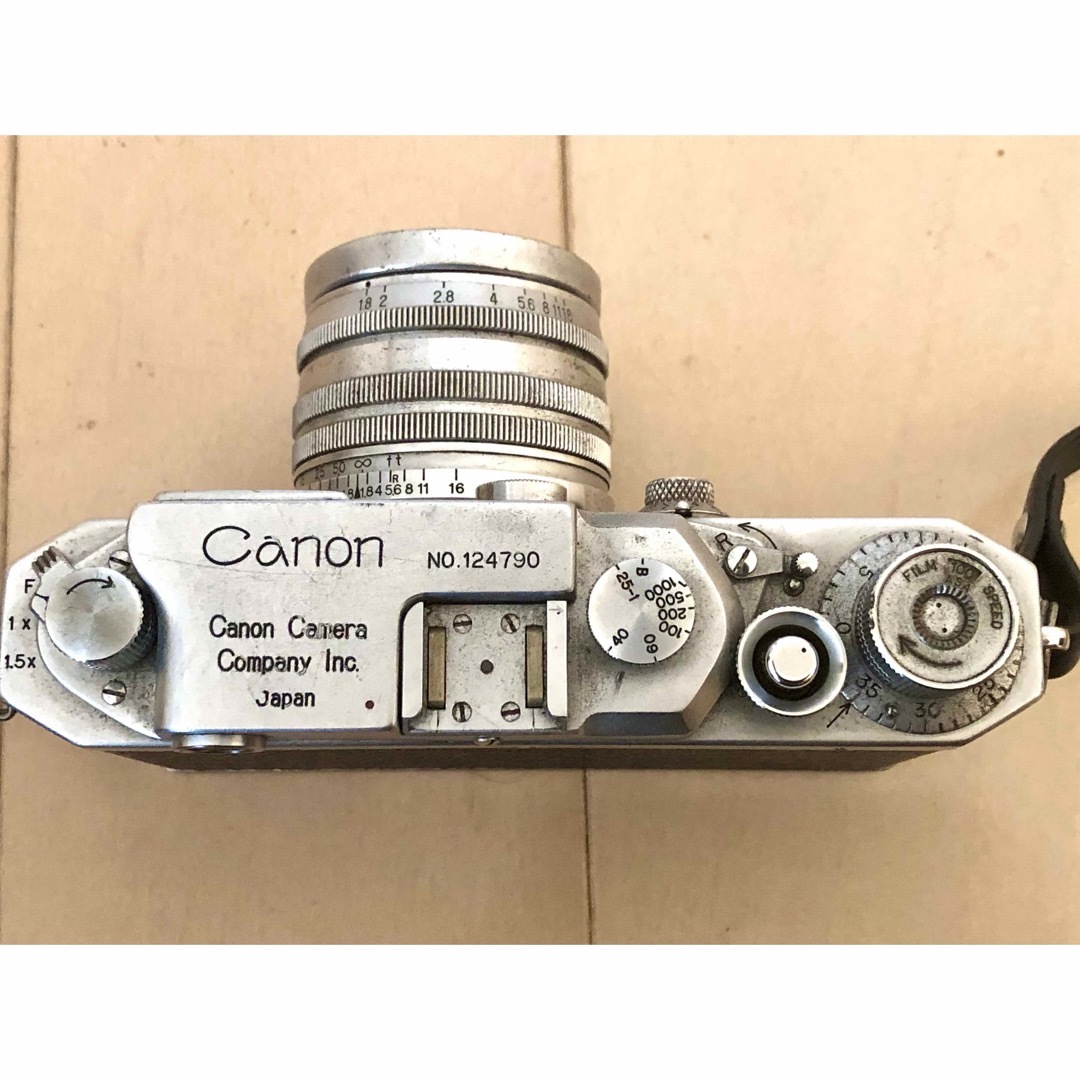 Canon(キヤノン)のキャノン　レンジファインダーカメラ　レンズ　カバー付き　ジャンク品 スマホ/家電/カメラのカメラ(フィルムカメラ)の商品写真