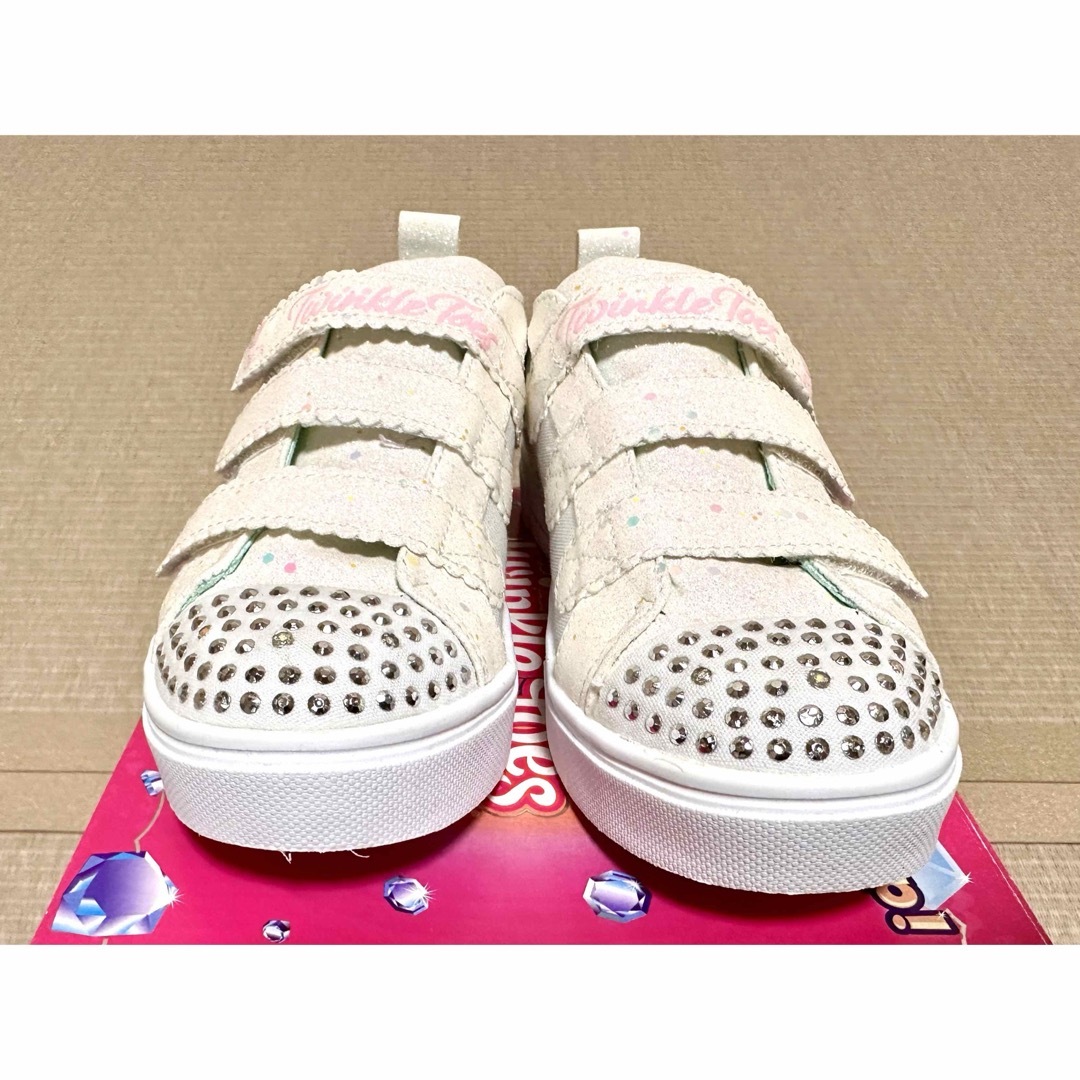 SKECHERS(スケッチャーズ)の《新品•未使用》スケッチャーズ 21サイズ スニーカー  ライト内蔵 箱付き キッズ/ベビー/マタニティのキッズ靴/シューズ(15cm~)(スニーカー)の商品写真