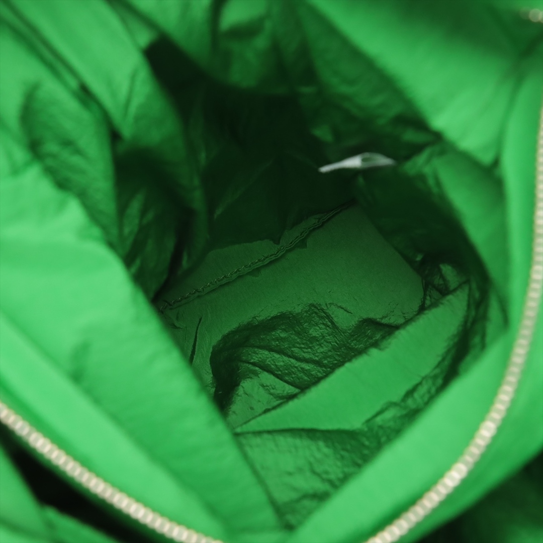 Bottega Veneta(ボッテガヴェネタ)のボッテガヴェネタ  ナイロン  グリーン ユニセックス リュック・デイパッ レディースのバッグ(リュック/バックパック)の商品写真