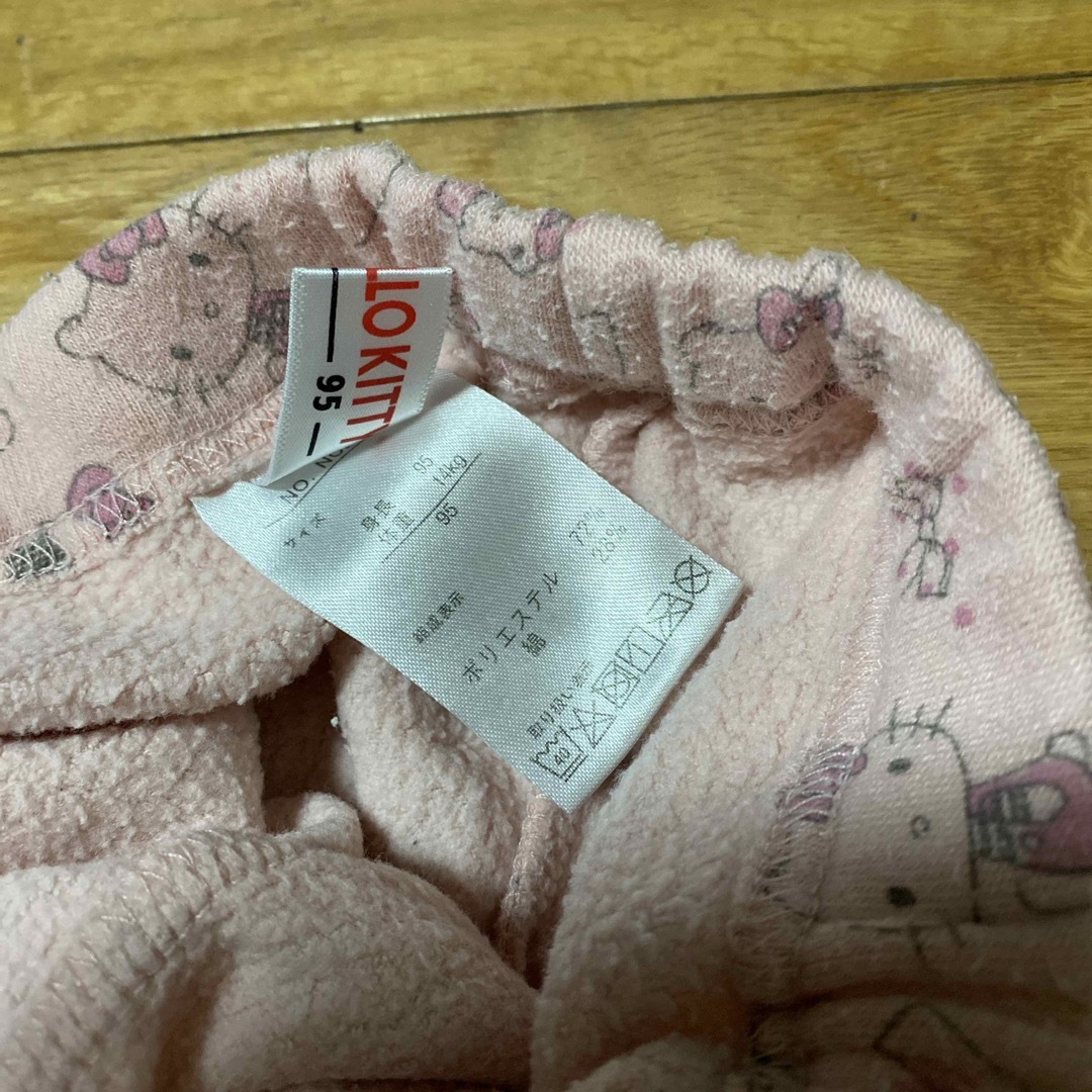 西松屋(ニシマツヤ)の★中古★ ハローキティ　ズボン　裏起毛 キッズ/ベビー/マタニティのキッズ服女の子用(90cm~)(パンツ/スパッツ)の商品写真