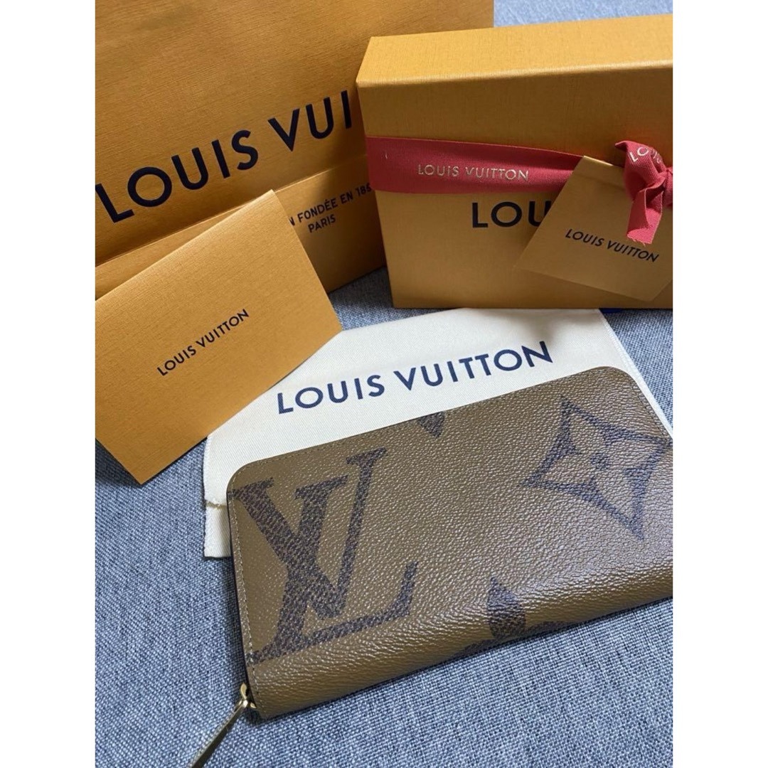 ルイヴィトンLOUIS VUITTON ジャイアントモノグラムリバースジッピーウォレット