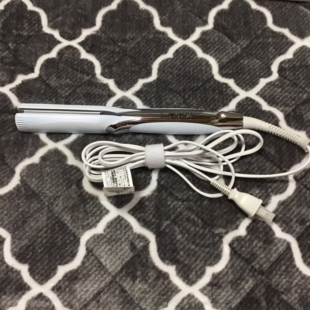 新品未使用】リファストレートアイロンプロ 新品未使用】リファストレートアイロンプロ