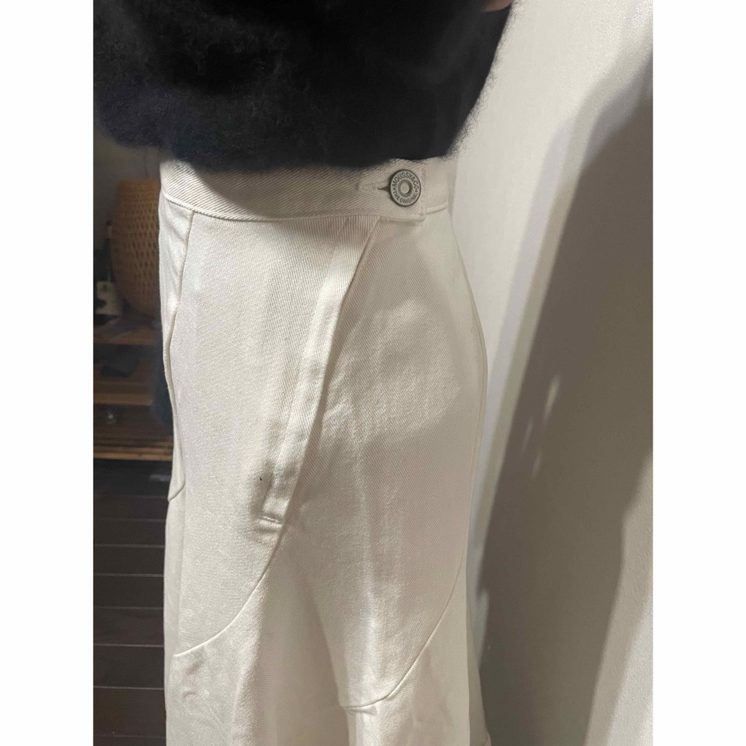moussy(マウジー)のマウジー　ホワイトデニムフレアロングスカート レディースのスカート(ロングスカート)の商品写真
