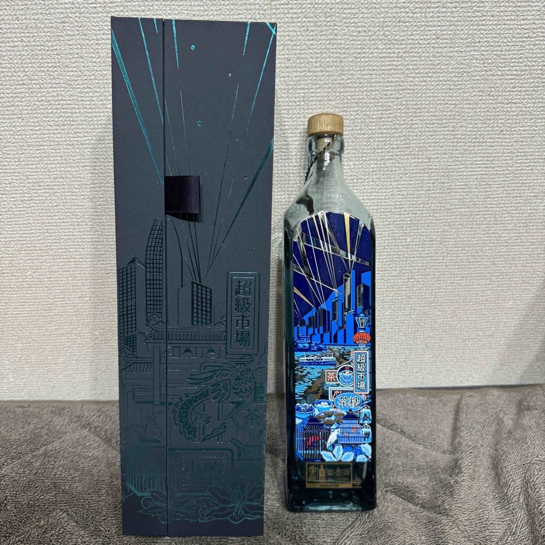 ジョニーウォーカー(ジョニーウォーカー)のジョニーウォーカー ブルーラベル 香港限定 空き瓶 Johnnie Walker 食品/飲料/酒の酒(ウイスキー)の商品写真