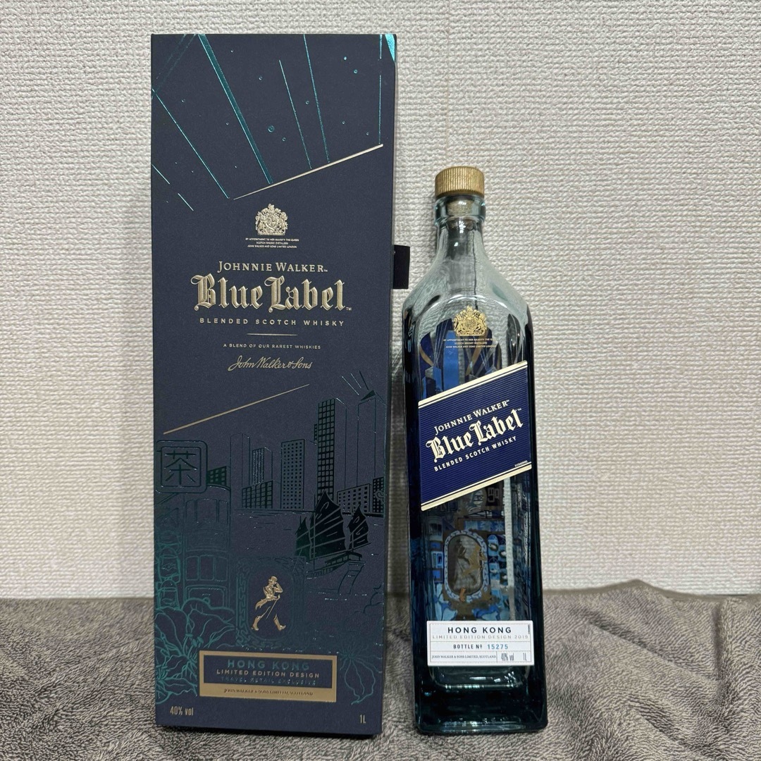 ジョニーウォーカー(ジョニーウォーカー)のジョニーウォーカー ブルーラベル 香港限定 空き瓶 Johnnie Walker 食品/飲料/酒の酒(ウイスキー)の商品写真