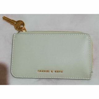 チャールズアンドキース(Charles and Keith)のcharles&keith ミニウォレット フラグメントケースアイボリー  新品(財布)