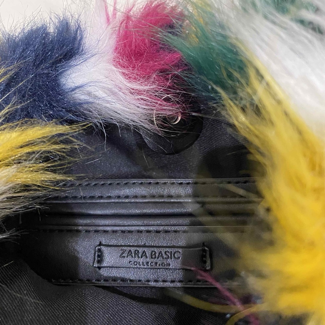 ZARA(ザラ)のZARA ザラ　カラフル　フェイクファー　リング　ハンドバッグ　トートバッグ レディースのバッグ(ハンドバッグ)の商品写真