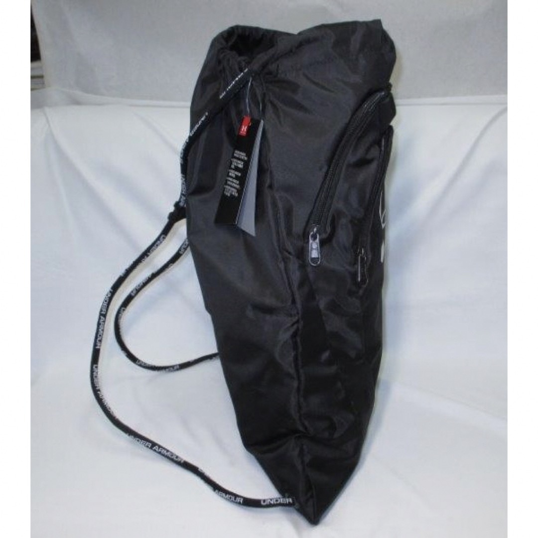 UNDER ARMOUR(アンダーアーマー)の新品 アンダーアーマー リュック 巾着 リュックサック ジムバック 黒 メンズのバッグ(バッグパック/リュック)の商品写真