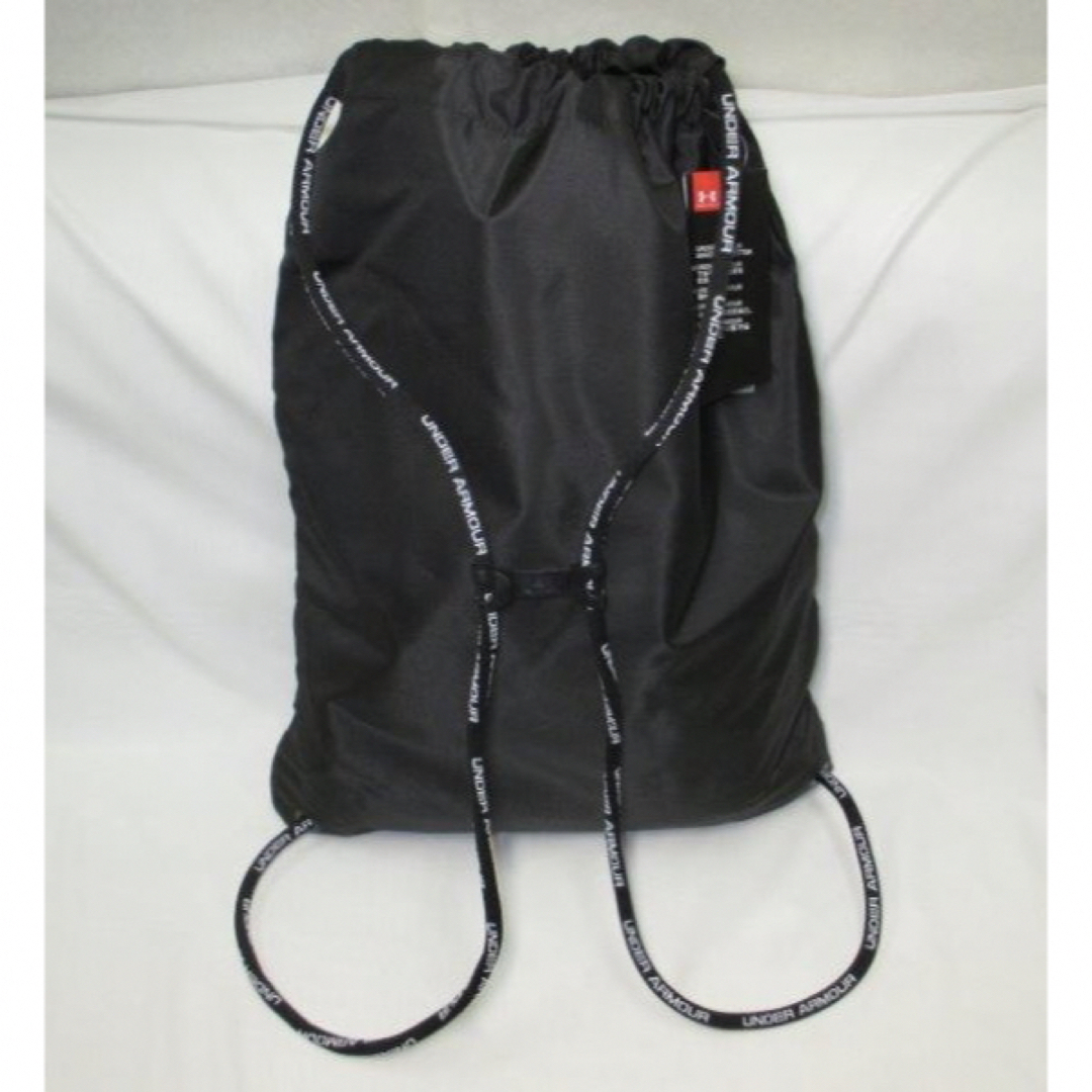 UNDER ARMOUR(アンダーアーマー)の新品 アンダーアーマー リュック 巾着 リュックサック ジムバック 黒 メンズのバッグ(バッグパック/リュック)の商品写真