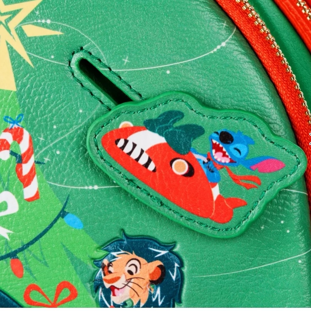 Disney - 海外ディズニー限定 光る クリスマスリュック 新品の Disney - 海外ディズニー限定 光る クリスマスリュック 新品の