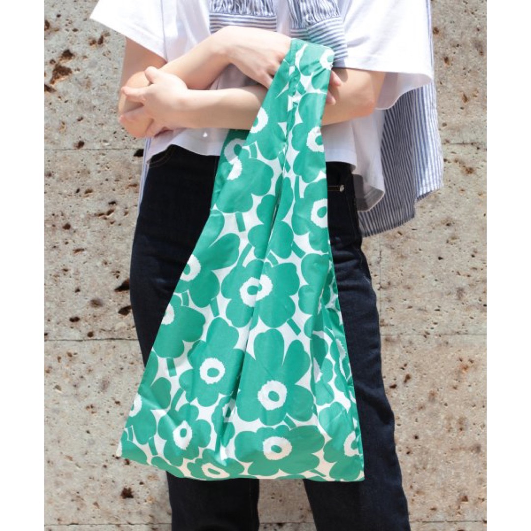 marimekko(マリメッコ)の新品✨未使用‼️ マリメッコ　折り畳める軽量バッグ　エコバッグ　大特価‼️ レディースのバッグ(エコバッグ)の商品写真