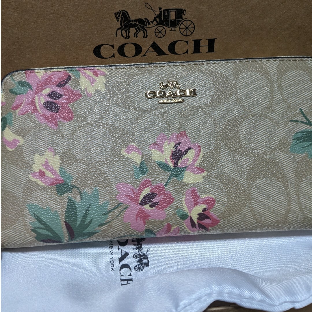 COACH(コーチ)のCOACH 長財布　シグネチャー淡い花柄模様 レディースのファッション小物(財布)の商品写真