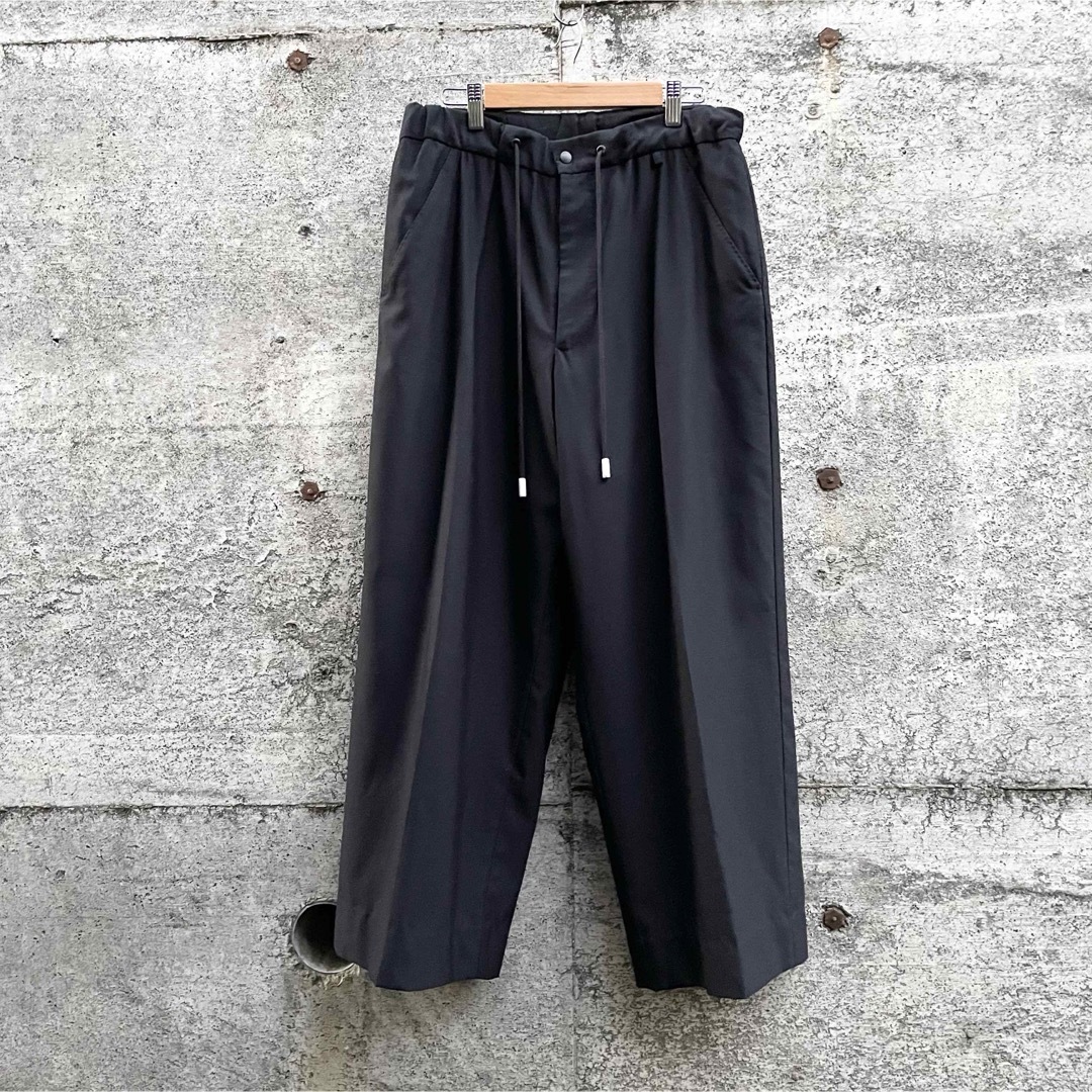 THE RERACS - THE RERACS PLEATED EASY SLACKS スラックス 黒の通販 by