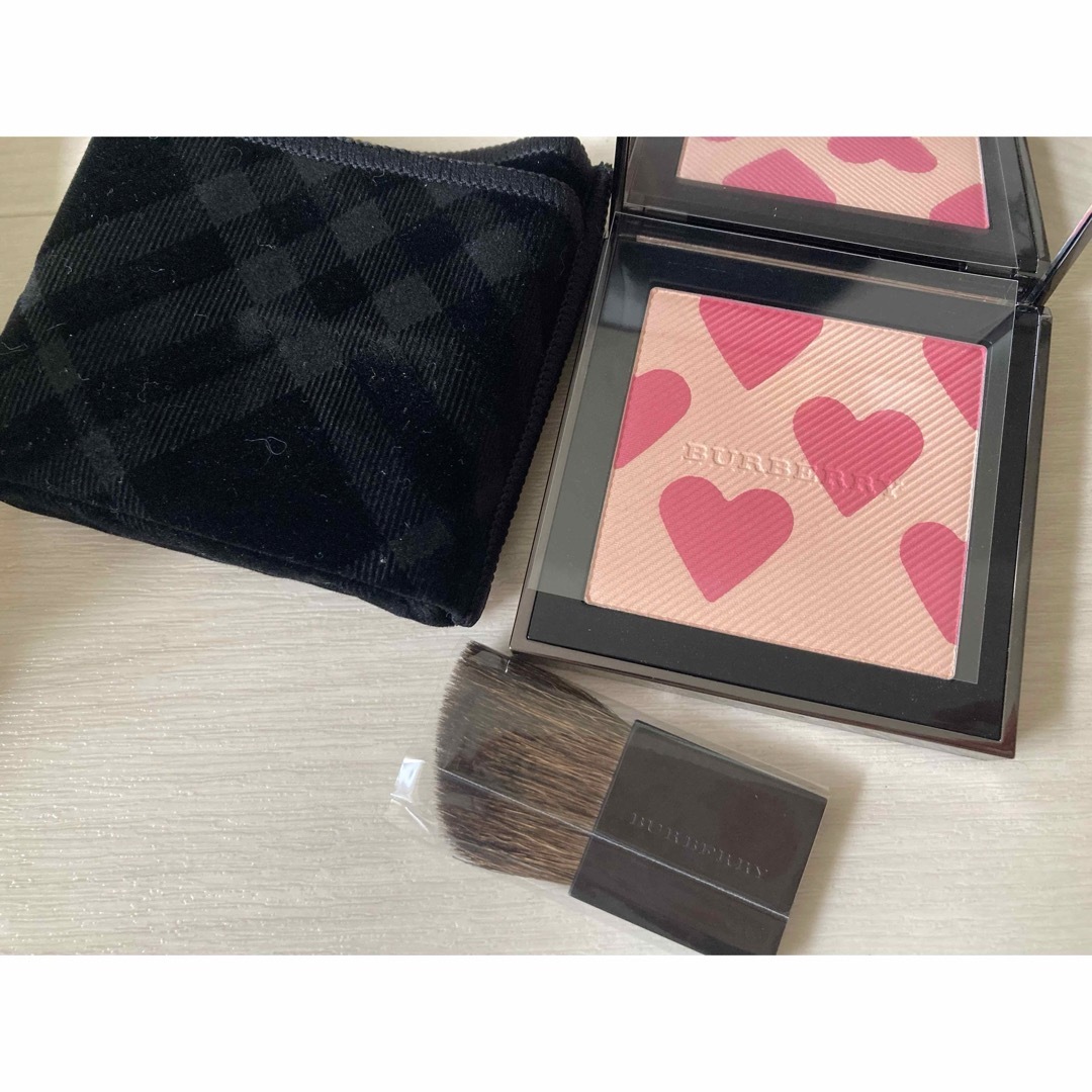 BURBERRY(バーバリー)の【新品　未使用】Burberry チーク コスメ/美容のベースメイク/化粧品(チーク)の商品写真