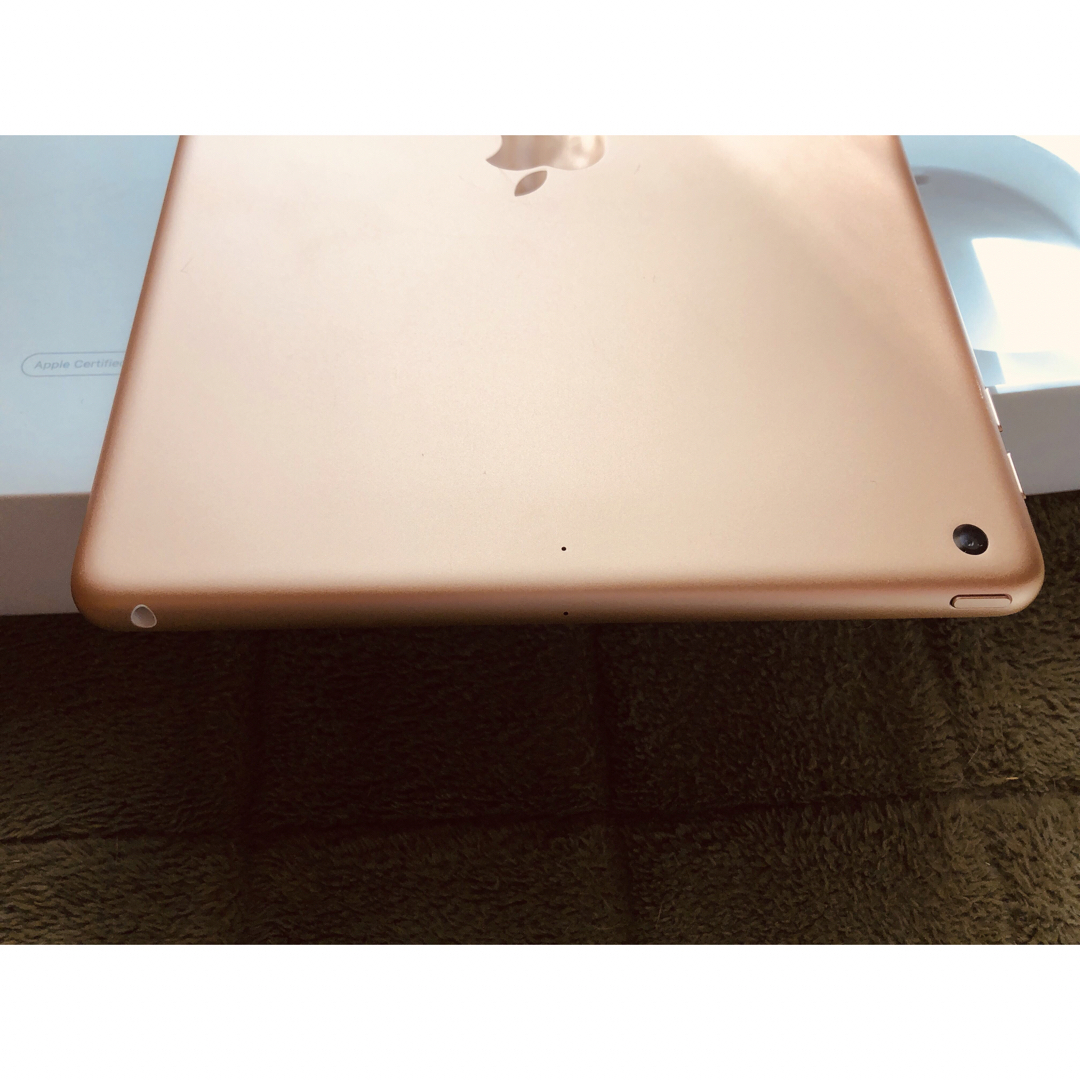 iPad(アイパッド)のiPad 第６世代 128G ゴールド Wi-Fi美品 スマホ/家電/カメラのPC/タブレット(タブレット)の商品写真