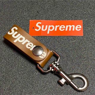 シュプリーム(Supreme)の新品・未使用 Supreme  レザー キーループ キーホルダー ブラウン(キーホルダー)